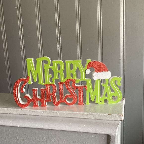 NWT-Beautiful Glittered- Gleaming Red & Green- Merry Christmas Wooden Decor Sign - Picture 6 of 17